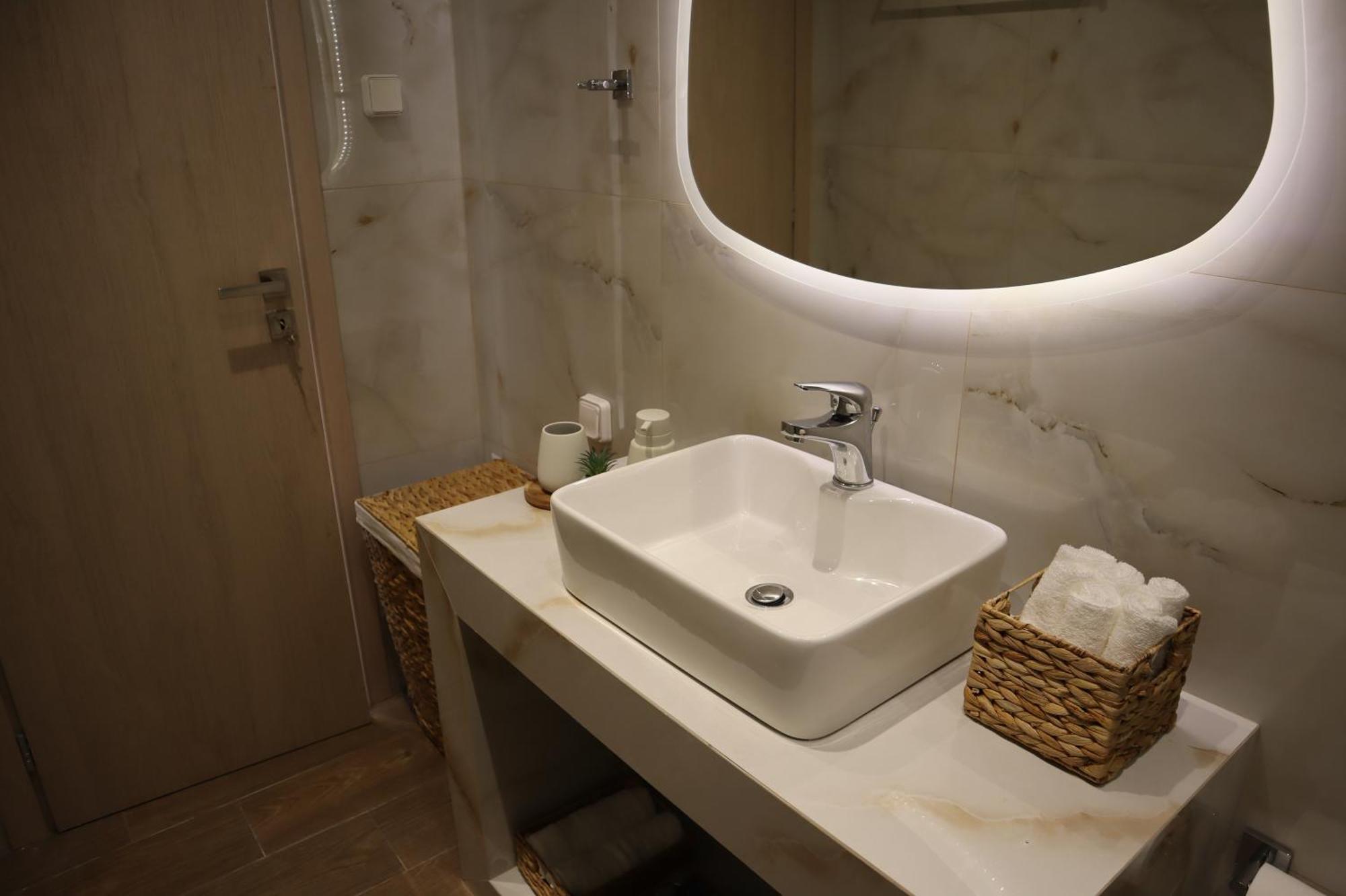 Merelia Luxury Charaki